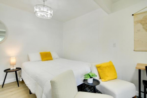 Charming Studio with Pool and Table Rock Lake Access!